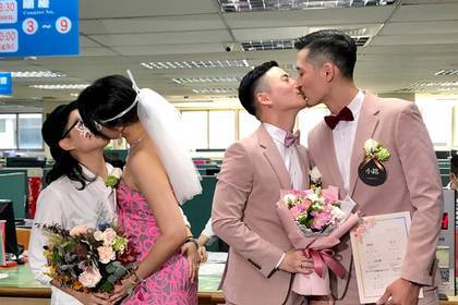 Цай Инвэнь - В Азии прошла первая в истории массовая гей-свадьба - lenta.ru - Китай - Тайвань