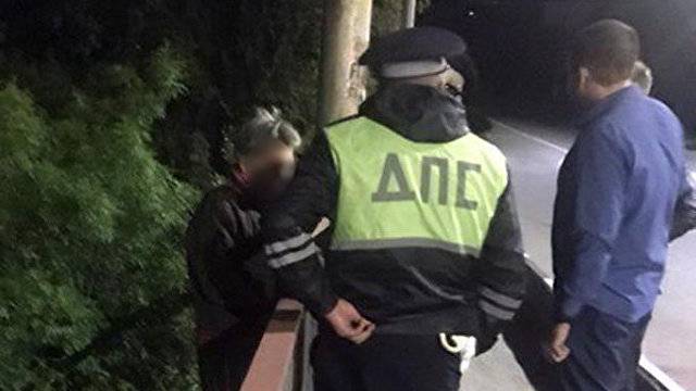 На краю жизни: в Алуште полицейские спасли женщину от суицида - crimea.ria.ru - Россия - Крым - Симферополь