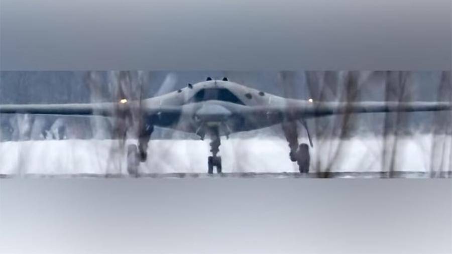 Российский стелс-беспилотник «Охотник» впервые поднялся в воздух - iz.ru - Новосибирск