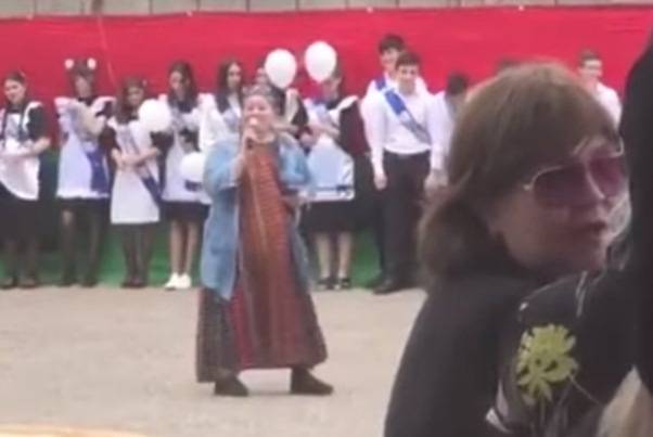 Отчитавшая завуча в Дагестане мать ученика: она запрещала ему говорить «салям алейкум» - govoritmoskva.ru - Москва - Махачкала