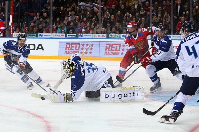Андрей Василевский - Илья Воробьев - Россия сенсационно проиграла в полуфинале чемпионата мира по хоккею - tvc.ru - Швеция - Финляндия - Канада - Чехия - Братислава
