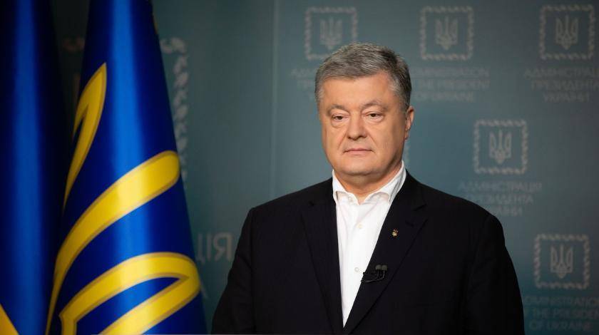 Петр Порошенко - Андрей Портнов - Без денег и в тюрьме: в суды посыпались заявления против Порошенко - utro.ru - Украина