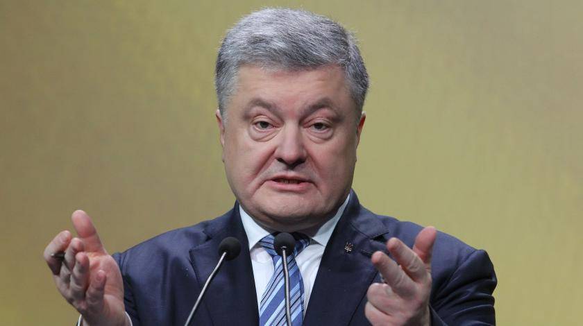 Петр Порошенко - Вернувшийся на Украину Коломойский начал сливать компромат на Порошенко - utro.ru - Украина