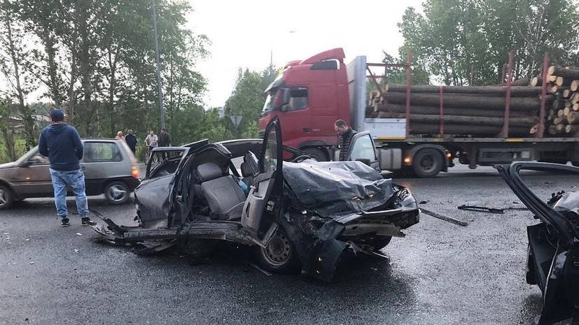 В Татарстане произошло ДТП с участием фуры и пяти автомобилей - russian.rt.com - Россия - Саратов - респ. Удмуртия