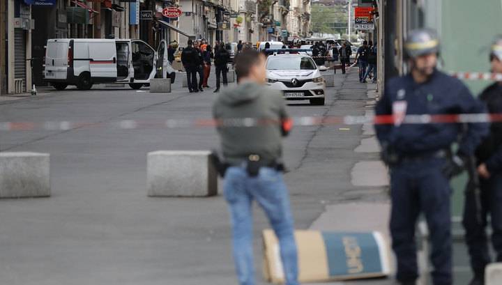 Кристоф Кастанер - В Лионе задержан мужчина, оставивший сверток со взрывчаткой - vesti.ru - Франция