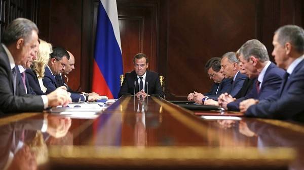Дмитрий Медведев - Власти поставили последнюю точку в отмене роуминга внутри России - cnews.ru - Россия