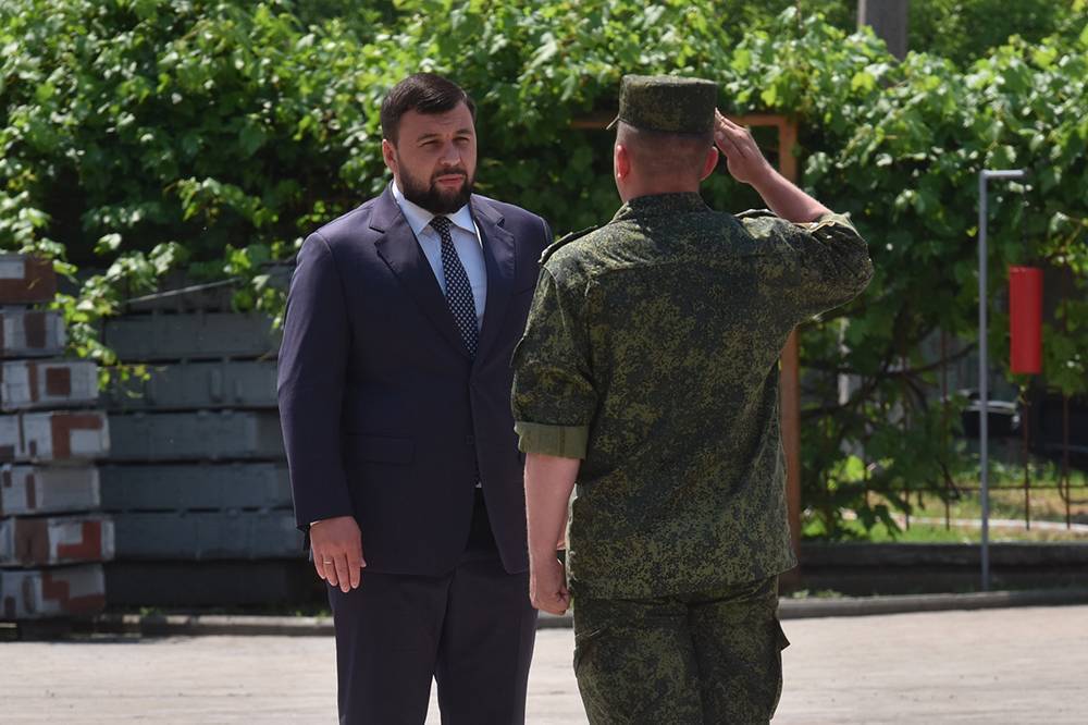 Денис Пушилин - Пушилин наградил военнослужащих Краматорского комендантского полка - novorosinform.org - ДНР - Горловка - Краматорск - Сомали