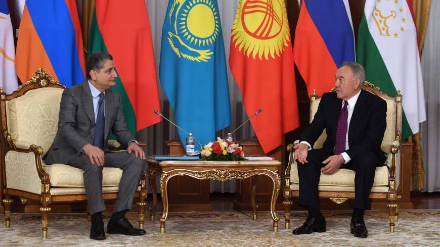 Нурсултан Назарбаев - Тигран Саркисян - Назарбаев: Важно расширять географию экономических партнеров ЕАЭС - mir24.tv - Казахстан