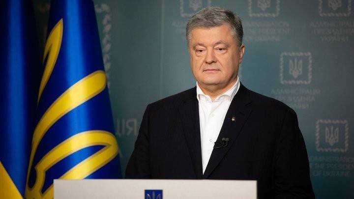 Петр Порошенко - Михаил Шнайдер - Порошенко отправили на свалку: Портреты экс-президента Украины оказались на помойке - pravdoryb.info - Украина