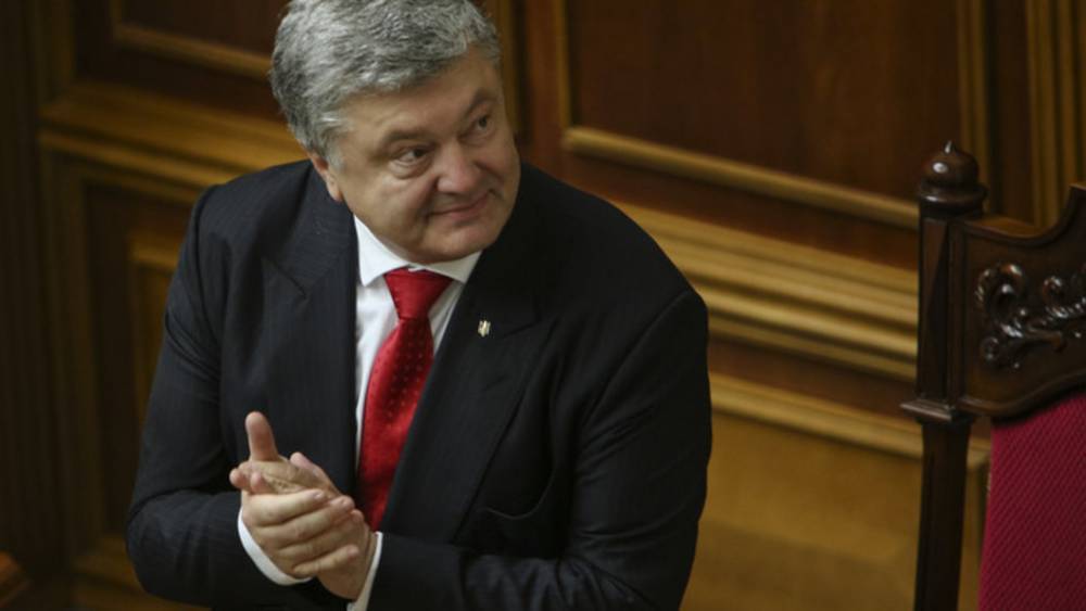 Владимир Зеленский - Петр Порошенко - Максим Бужанский - Александр Данилюк - "Что эти наглецы украли бы из АП, если бы не Луценко!": Украинцы припомнили Порошенко "египетский отель" - tsargrad.tv - Украина - Киев