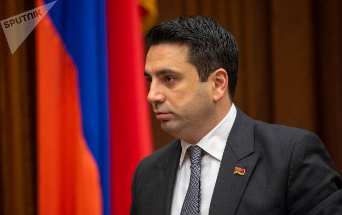 Aram Nersesyan - Ален Симонян - "Виваро" мне друг, но он тут ни при чем: Ален Симонян отмел обвинения букмекеров - ru.armeniasputnik.am - Армения - Ереван