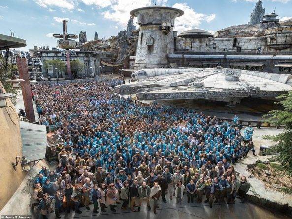 Настоящий Тысячелетний сокол и Джон Бойега в качестве гида: Disneyland представляет новый грандиозный аттракцион «Звездные войны» - usa.one - США - шт. Калифорния