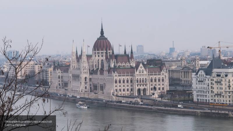 Прогулочное судно с 34 пассажирами перевернулось на реке Дунай в Венгрии - nation-news.ru - Венгрия - Будапешт - Budapest