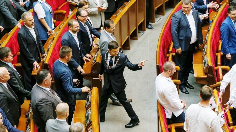 Владимир Зеленский - Руслан Стефанчук - Президент за импичмент: почему Зеленский внёс в Раду закон об отстранении главы государства - russian.rt.com - Украина - Киев