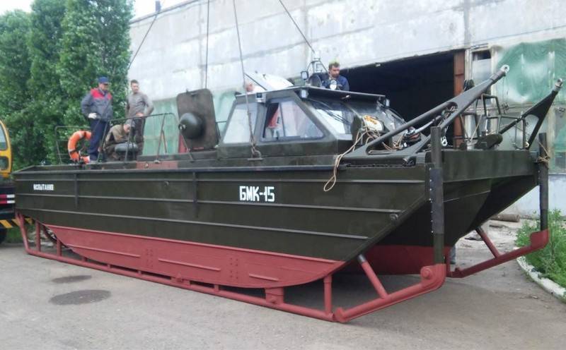 Инженерные войска получат 12 новых катеров БМК-15 до конца года - topwar.ru