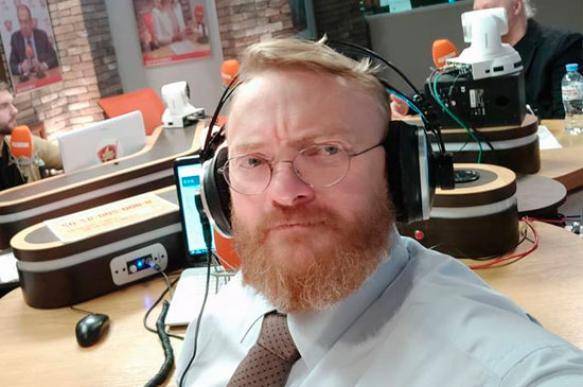 Виталий Милонов - Милонов раскритиковал правительство за идею сократить новогодние каникулы - pravda.ru
