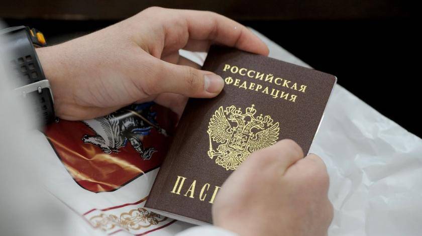 Владимир Путин - Паспорта РФ для украинцев объявят нелегальными - utro.ru - Россия - Украина - Киев - ДНР - ЛНР