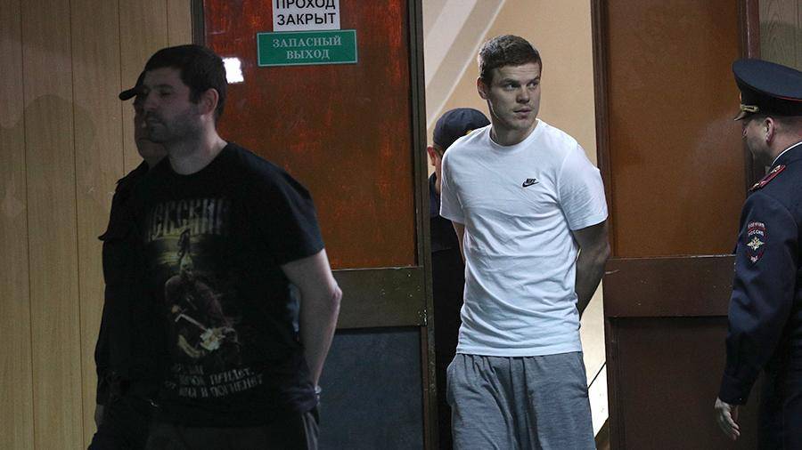 Павел Мамаев - Александр Кокорин - Кирилл Кокорин - Суд приговорил Мамаева и Кокорина к реальным срокам - iz.ru - Москва - Краснодар