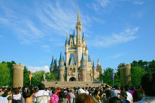Барак Обама - Disney полностью запретит курение на своей территории - ecosever.ru - США - шт.Флорида - шт. Калифорния