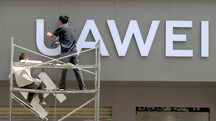 Патрик Шанахан - В США заявили о тесном взаимодействии Huawei с правительством Китая - iz.ru - Китай - США