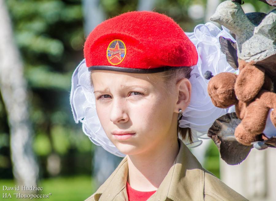 Юнармейцы военно-патриотических клубов ДНР почтили память погибших детей Донбасса - novorosinform.org - ДНР - Донецк