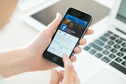 Израильтянка требует от фейсбука полмиллиона шекелей за бан - vesty.co.il - Тель-Авив