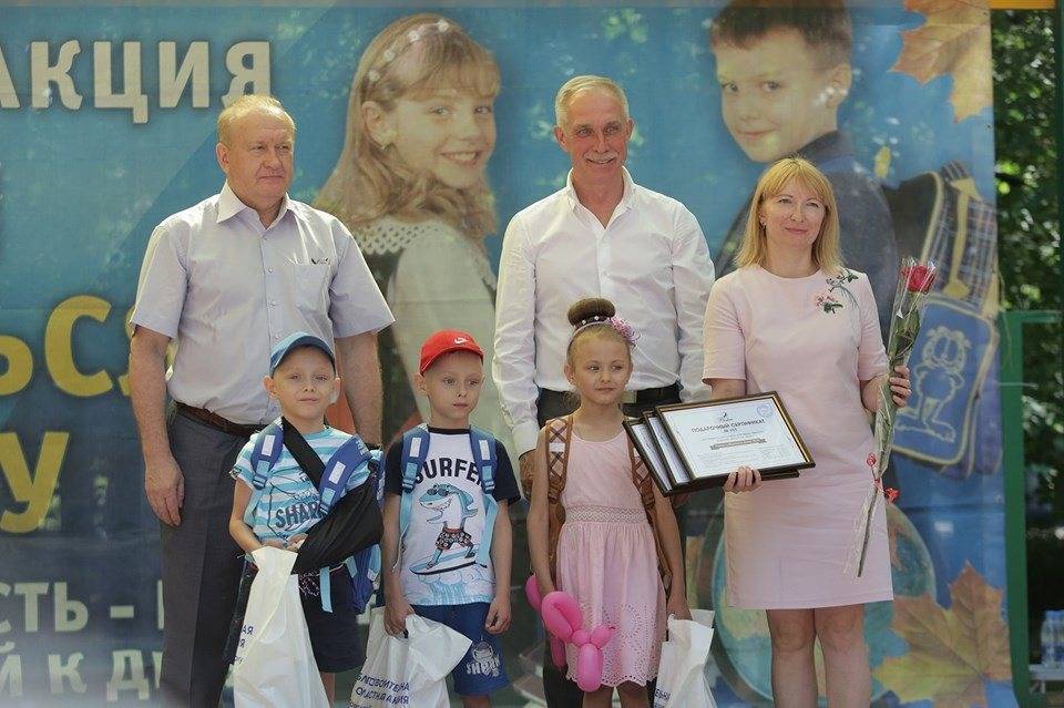 Сергей Морозов - Сергей Морозов дал старт акции «Помоги собраться в школу» и подарил семье, воспитывающей 10 детей, автомобиль - ulpravda.ru - Ульяновская