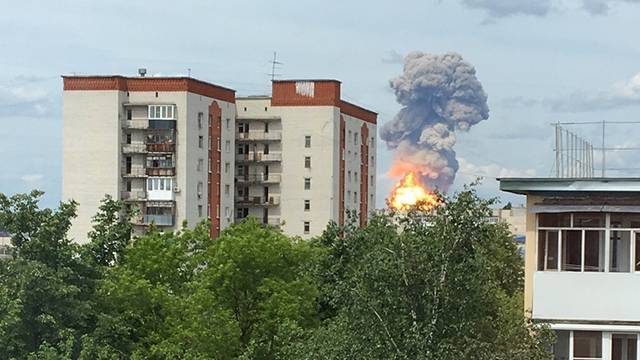 Число пострадавших при взрывах на заводе "Кристалл" в Дзержинске возросло до 38 - ren.tv - Дзержинск - Нижегородская обл.