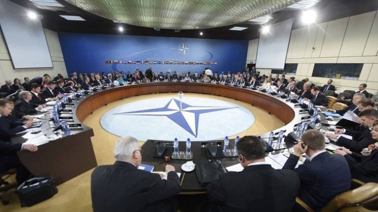 НАТО обеспокоена ситуацией в Молдавии - polit.info - Молдавия - Лунгеск