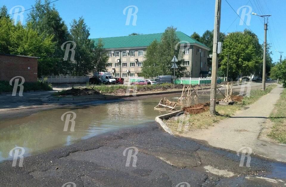 Саранские улицы утонули в канализационных водах - readovka.news - Саранск - Экология