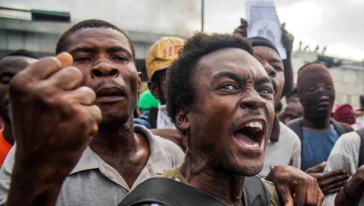 Моиз Жовенель - Жители Гаити требуют отставки президента - vesti.ru - Гаити - Доминиканская Республика - Порт-О-Пренс