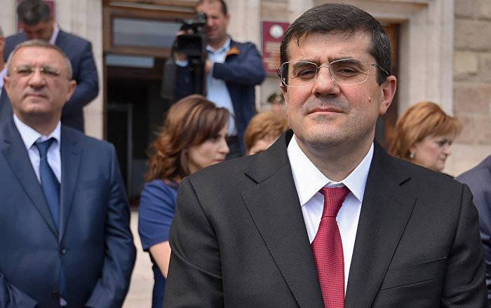 "Под прицелом" Пашиняна:  премьеру Армении нужен партнер на посту главы Карабаха - ru.armeniasputnik.am - Армения - Степанакерт - Ереван