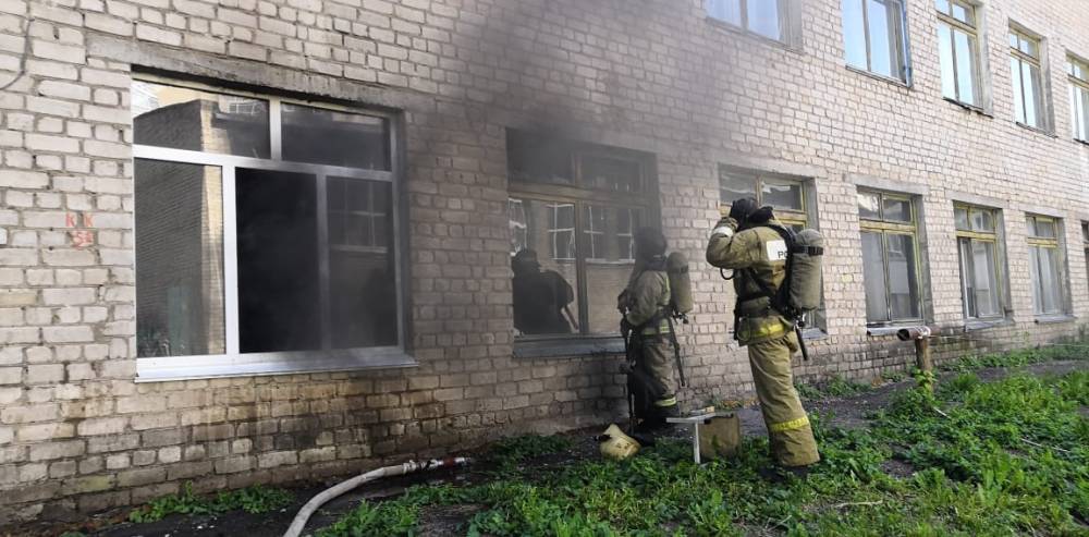 В Уфе из лицея эвакуировали 38 сотрудников и детей - bash.news - Россия - Уфа