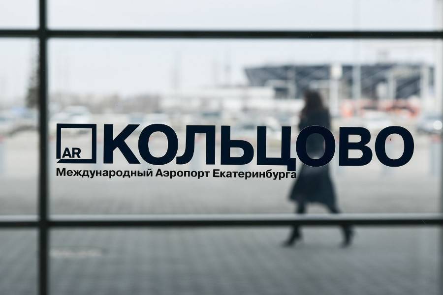Самолет Москва – Томск экстренно сел в Екатеринбурге - m24.ru - Москва - Екатеринбург - респ.Бурятия - Томск