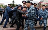 В Алма-Ате начались протесты: есть задержанные - korrespondent.net - Казахстан - Алма-Ата - Нур-Султане - Протесты