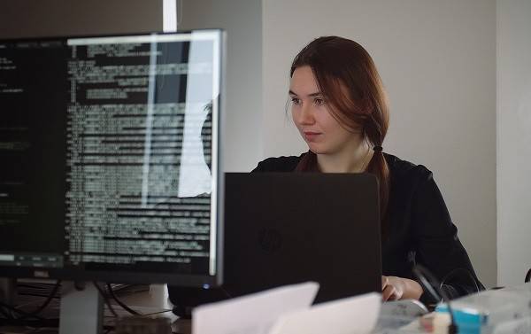 Разработчики ядра PostgreSQL впервые пустили в свои ряды женщину из России - cnews.ru - Россия