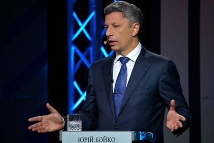 Петр Порошенко - Владимир Гройсман - Игорь Смешко - Анатолий Гриценко - Юрий Бойко - Юлия Тимошенко - Украинцы захотели видеть премьером летавшего в Москву оппозиционера - lenta.ru - Украина - Киев
