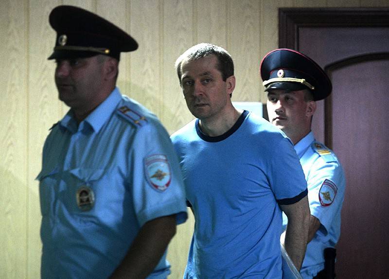 Дмитрий Захарченко - Полковник Захарченко сел на 13 лет - tvc.ru - Москва