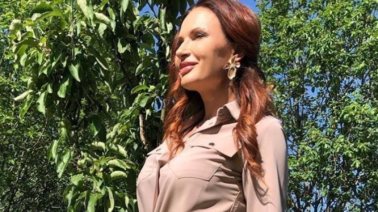 Эвелина Бледанс - Яна Рудковская - В&nbsp;сети изумились «пошлости» нового снимка Эвелины Бледанс&nbsp;— фото - 5-tv.ru