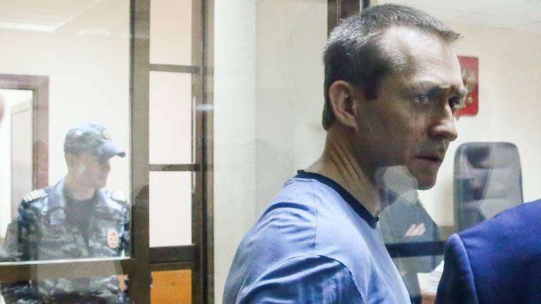 Дмитрий Захарченко - «Антивзяточник» Захарченко не&nbsp;смог сдержать эмоций после зачитывания приговора - 5-tv.ru - Москва