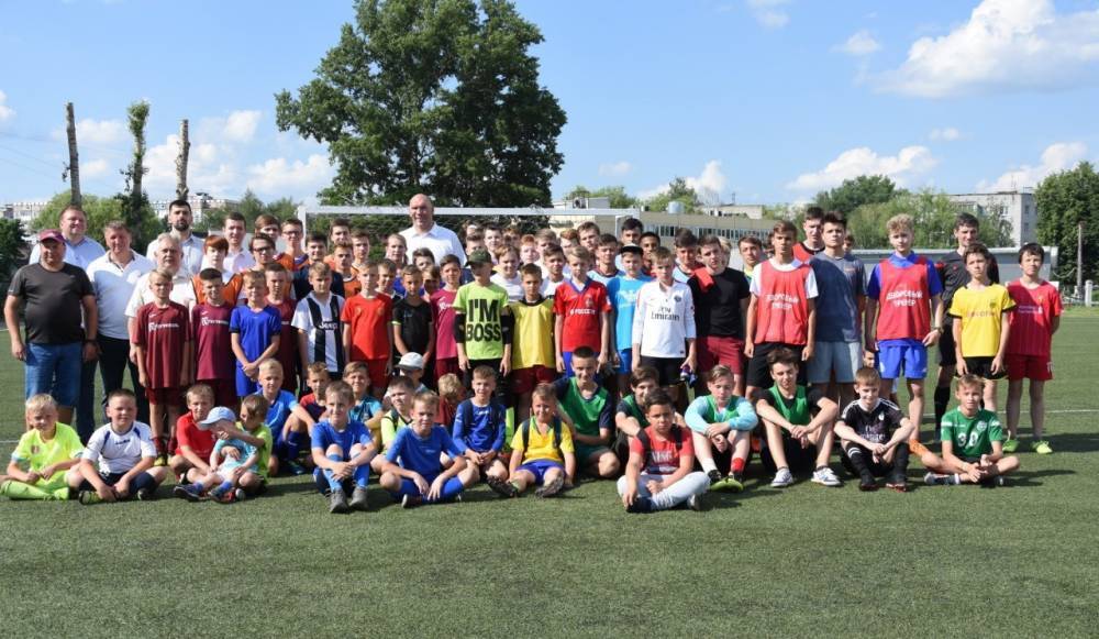 Николай Валуев - В Брянске Николай Валуев дал старт фестивалю детского дворового футбола - bragazeta.ru - Россия - Брянск