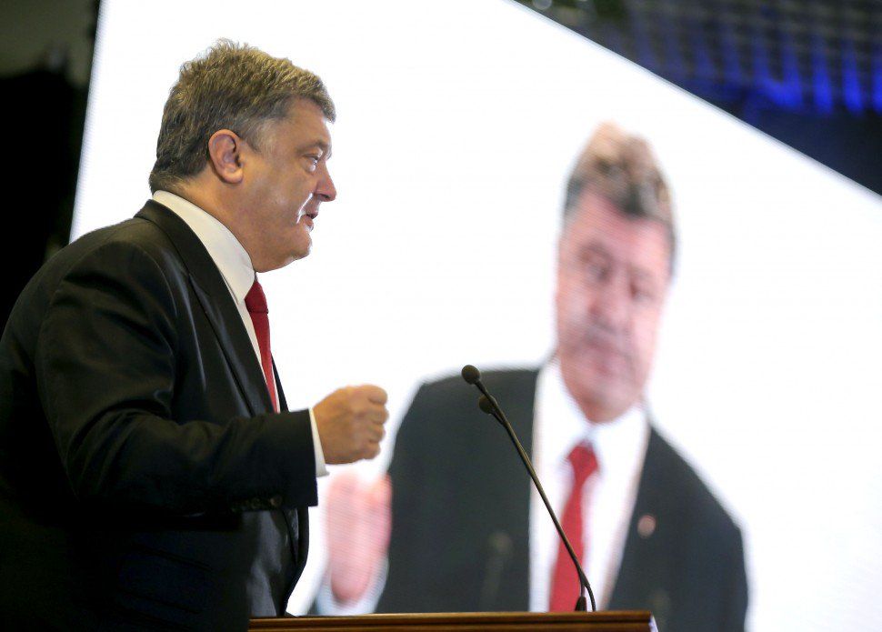 Петр Порошенко - Украина так и не слезла с «российской газовой иглы»: в Киеве рассказали о схемах Порошенко - news-front.info - Украина