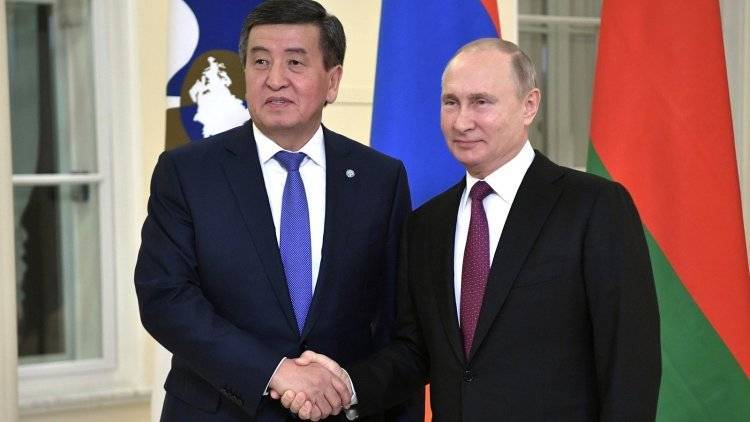 Владимир Путин - Сооронбай Жээнбеков - Путин обсудил с лидером Киргизии предстоящий саммит ШОС - polit.info - Россия - Киргизия - Эмираты