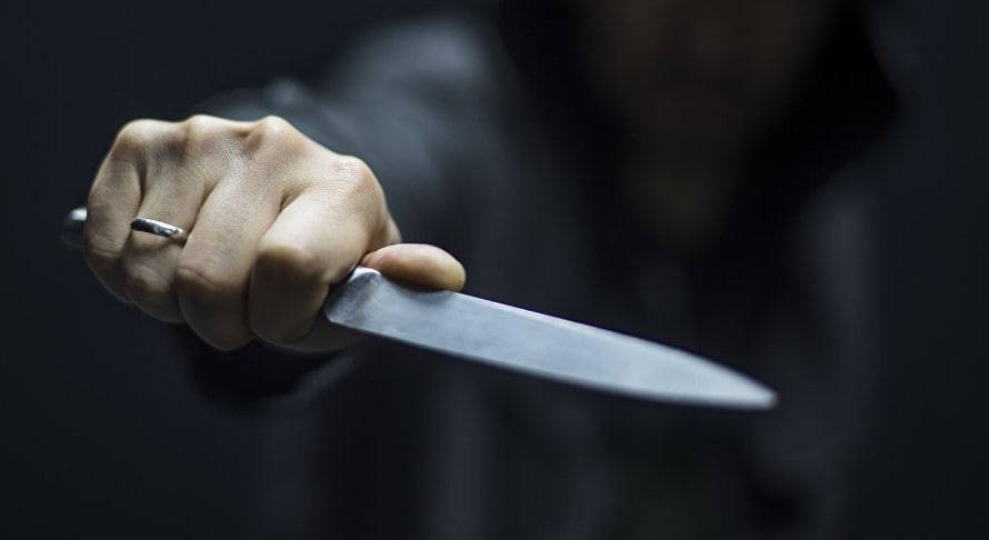 Угрожая ножом преступник похитил из обменного пункта 10 млн тенге в Нур-Султане - nur.kz - Казахстан - Нур-Султана