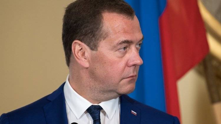 Дмитрий Медведев - Медведев обсудил с премьером Туниса предстоящий визит в Россию - polit.info - Россия - Швейцария - Тунис - Женева