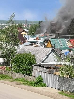 В Ухте горит двухэтажный дом - bnkomi.ru - респ. Коми