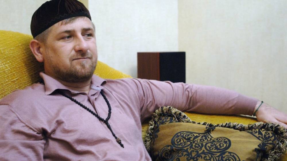 Рамзан Кадыров - "Это мальчик тяжелой судьбы": В Чечне рассказали, за что присвоили звание заслуженного артиста 15-летнему школьнику - tsargrad.tv - Россия - респ. Чечня
