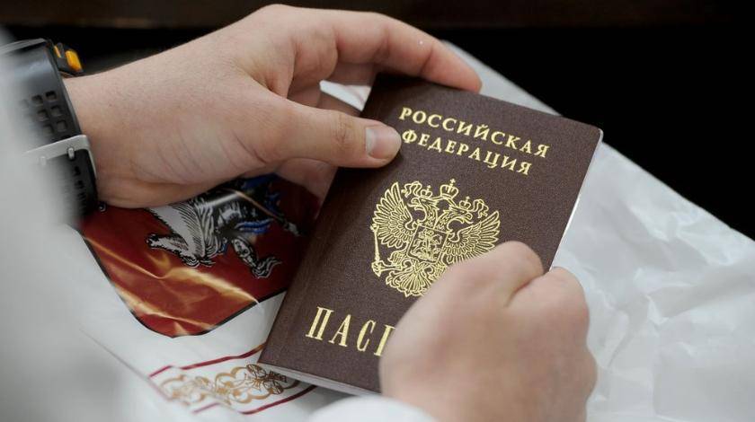 Более 2/3 населения России поддерживает выдачу паспортов жителям Донбасса - novorosinform.org - Россия - ДНР - Донбасс