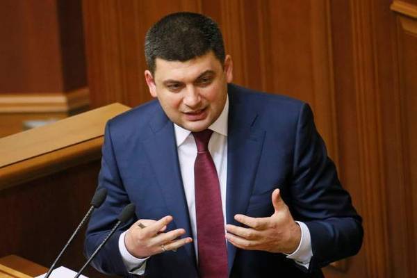 Петр Порошенко - Владимир Гройсман - Регламент прежде всего. Как и после Майдана парламент ломают через колено - argumentua.com - Украина
