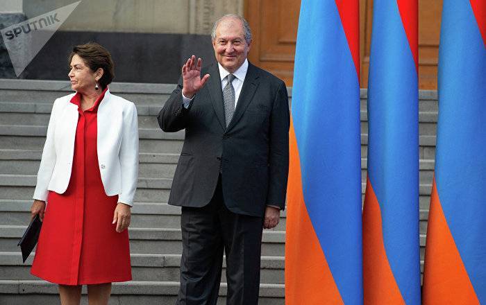 Владимир Путин - Армен Саркисян - Армен Саркисян поздравил Владимира Путина с Днем России - ru.armeniasputnik.am - Россия - Армения